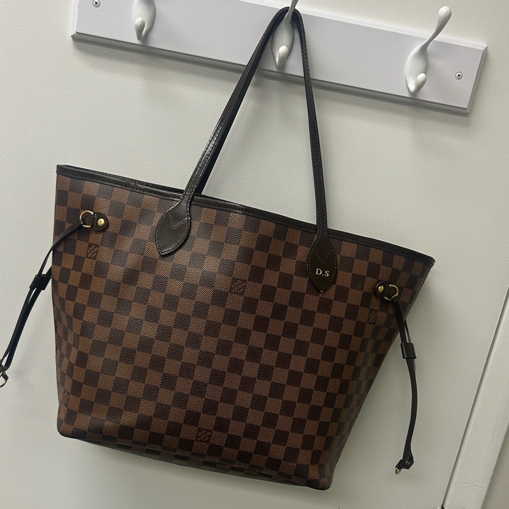 Louis Vuitton Brown Checkered Tote with Red Interior - Picture 8 of 10